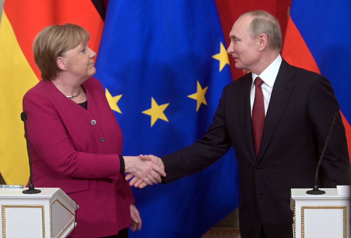 Встреча президента РФ В. Путина с канцлером Германии А. Меркель // Sputnik / Сергей Гунеев