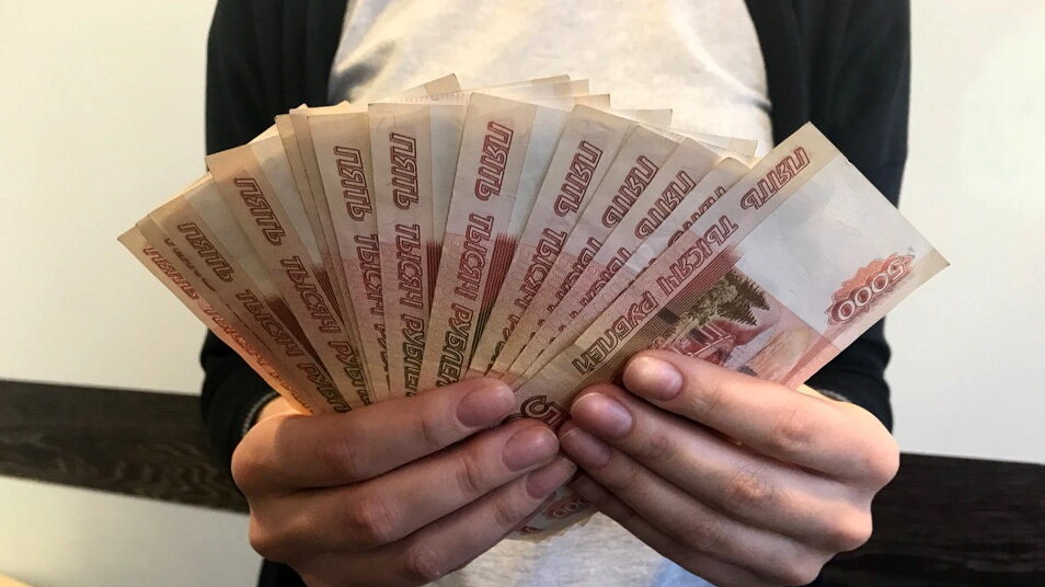    Супружеская пара из Нижневартовска на мигрантах заработала больше 3 миллионов рублей