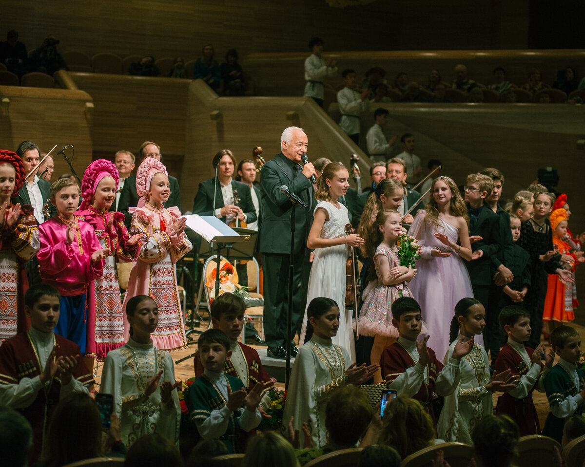 Владимир Спиваков и участники концерта