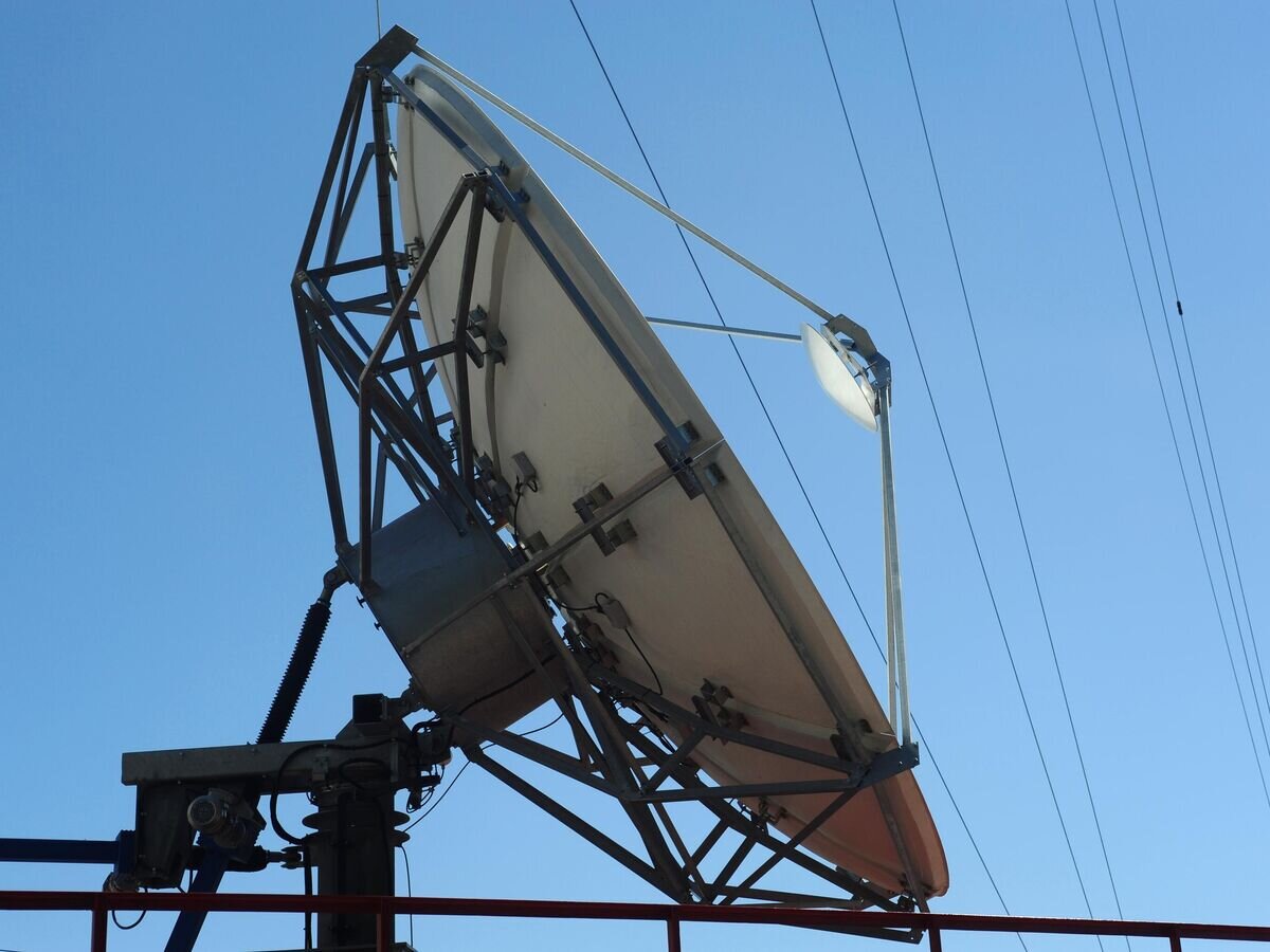    Антенна передающей земной станции спутниковой связи © РИА Новости / Алексей Сухоруков