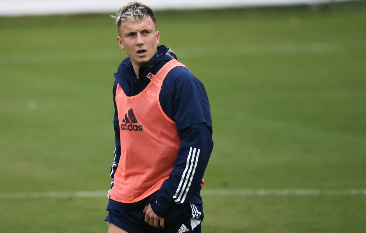    Полузащитник сборной России Александр Головин  Александр Щербак/ТАСС