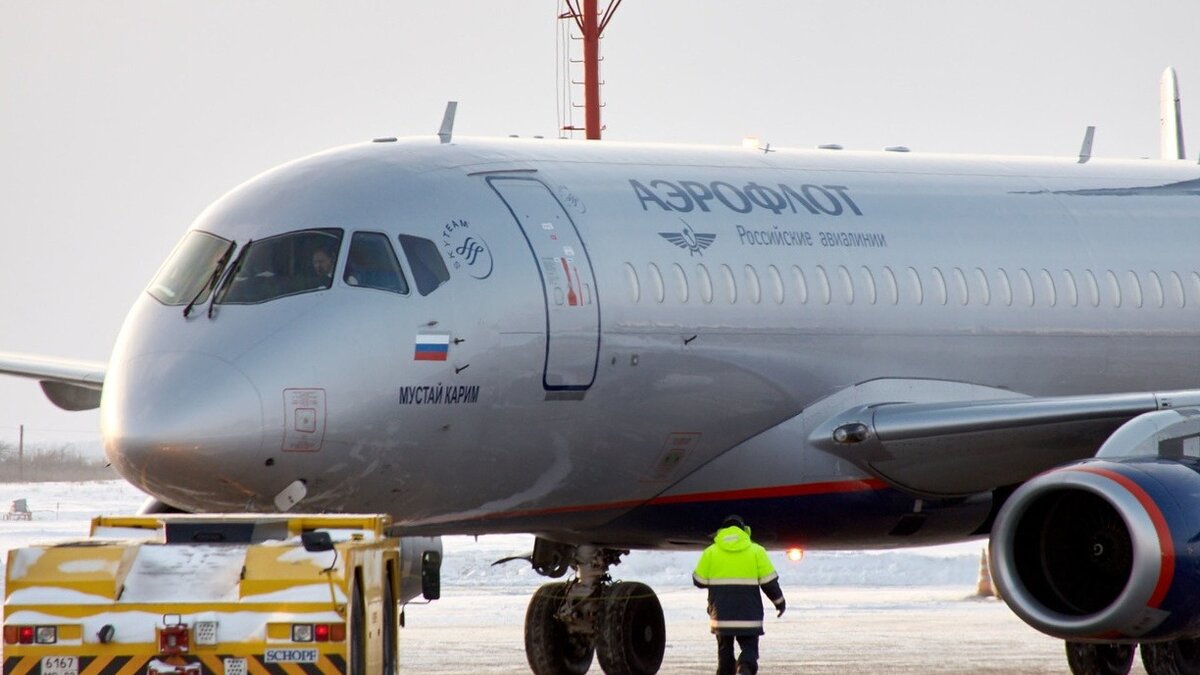     Авиакомпании «Аэрофлот» только с третьей попытки удалось доставить почти 400 пассажиров в турецкую Анталью. У первого лайнера авиакомпании в пути возникла проблема. Пришлось возвращаться.