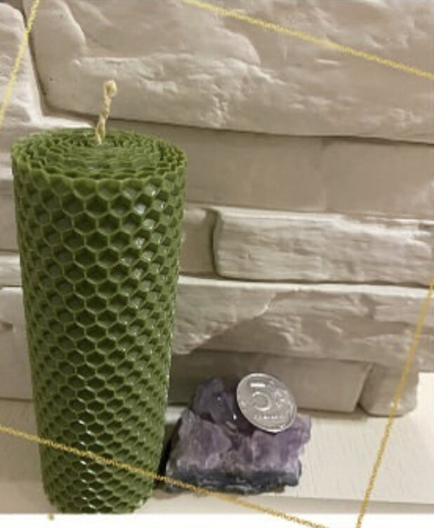 зелёные и другие свечи можете найти в моём ig — @magiya__svechey