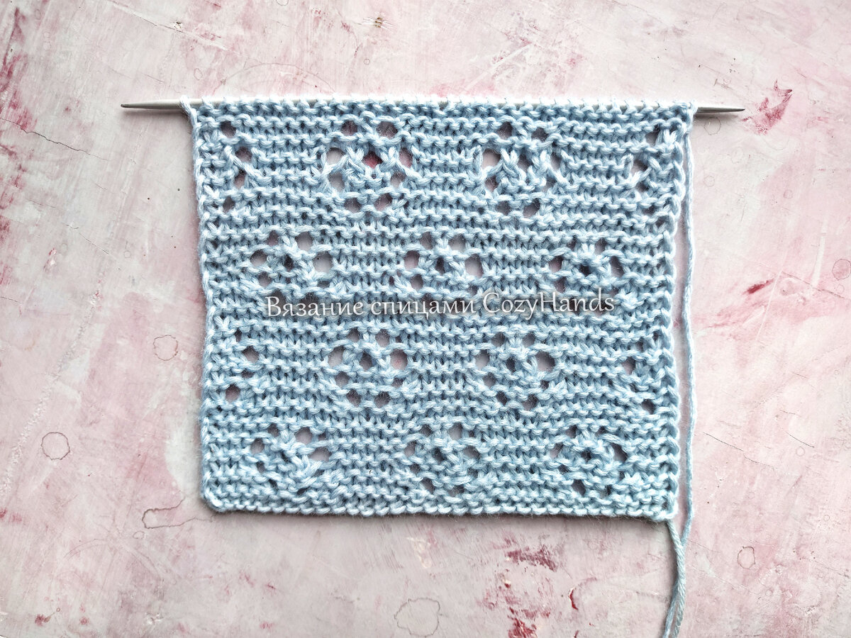 Платочная вязка с ажурными цветами