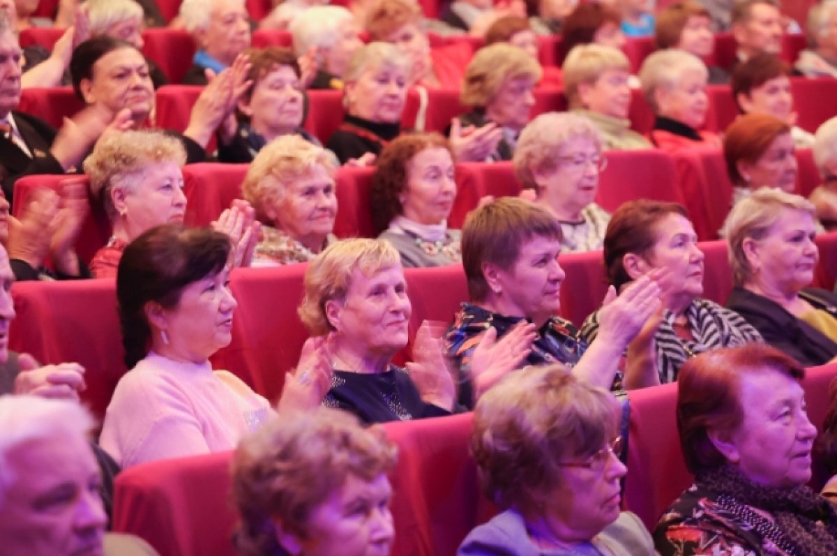    Мэр Шалабаев встретился с 450 нижегородцами-ветеранами разных отраслей