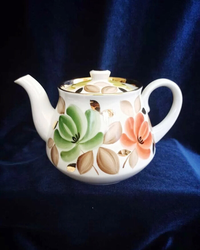 Чайник из сервиза «Осенний». 1967-1975 гг., ФЗ «Пролетарий»