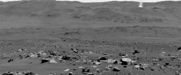 Пылевой вихрь на Марсе (в правом верхнем углу снимка)