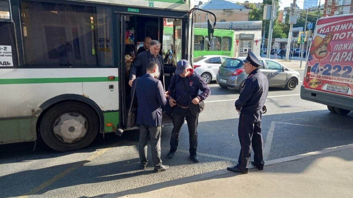    В Саратове выявили нарушения при оплате проезда в автобусах № 11, 93 и 94Новости Саратова и области – Сетевое издание «Репортер64»