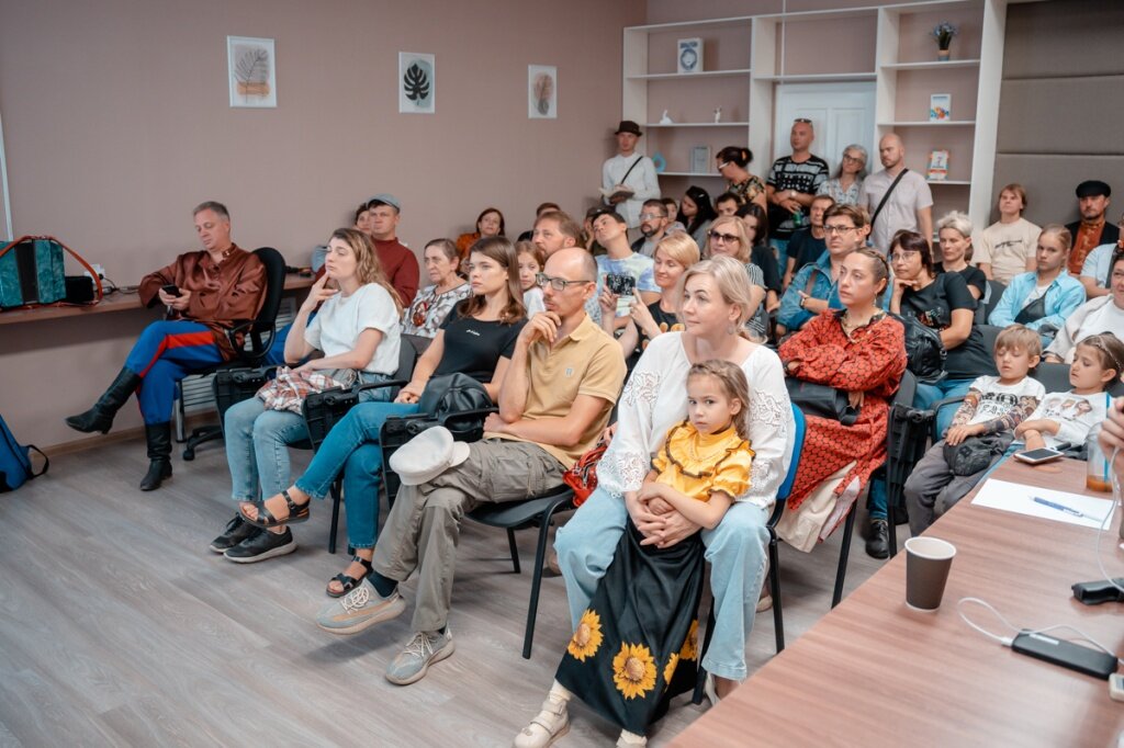 Листайте вправо, чтобы увидеть больше изображений