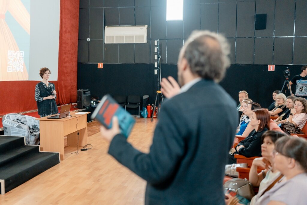 Листайте вправо, чтобы увидеть больше изображений