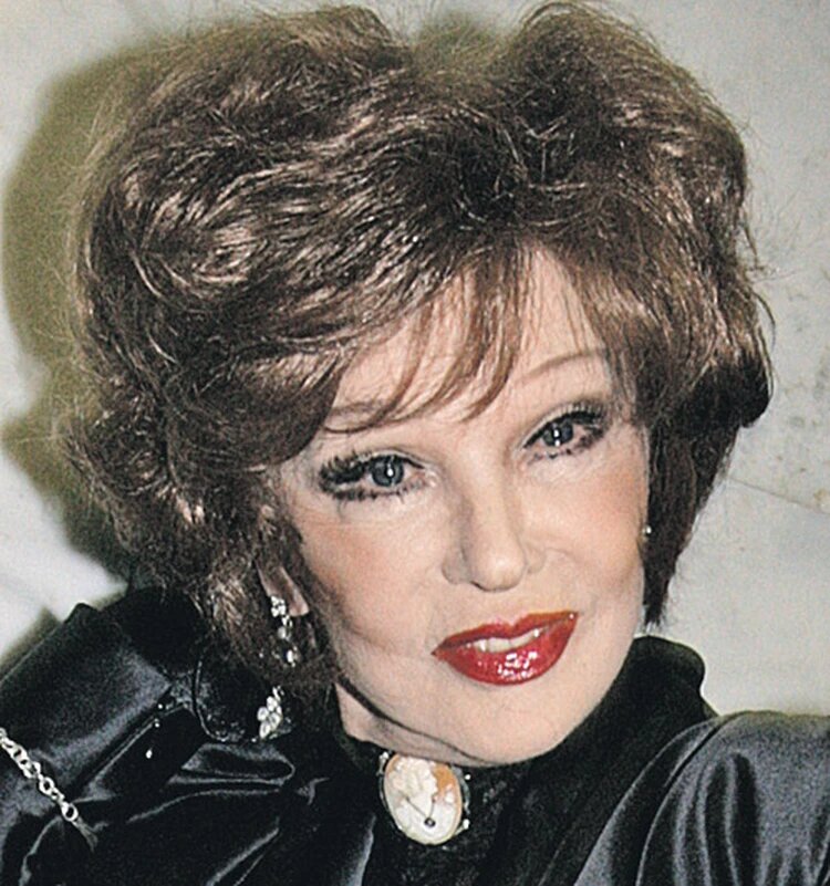 Почему Людмила Гурченко боялась стареть. И сколько пластических ...