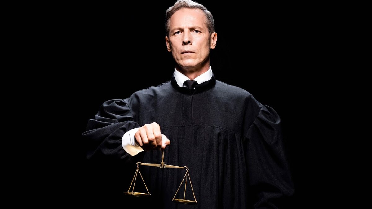 Фотография с сайта: https://stylishbag.ru/5-kartinki/sudya-v-mantii-kartinki.html