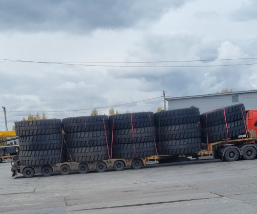 Фото читателя "Sergej Voronin". Порадует работяг новой резиной.