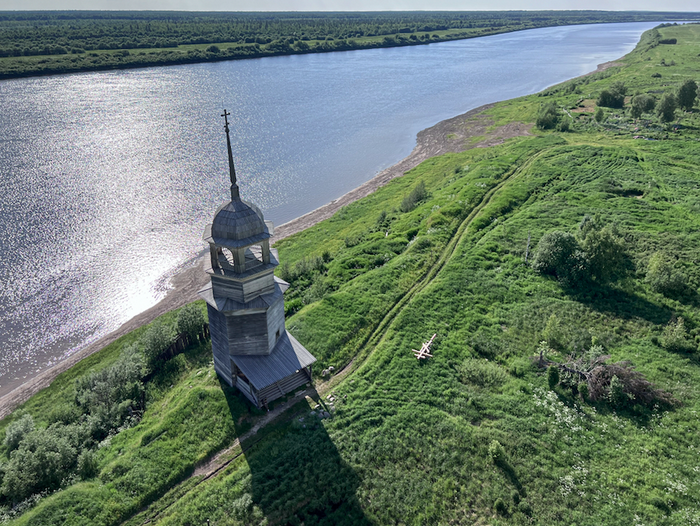 Церковь в деревне Пияла, Онежский район Архангельской области.