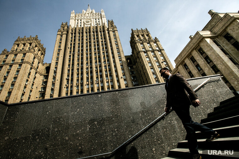    МИД РФ считает нецелесообразным упрощение анкеты для электронных виз иностранцев