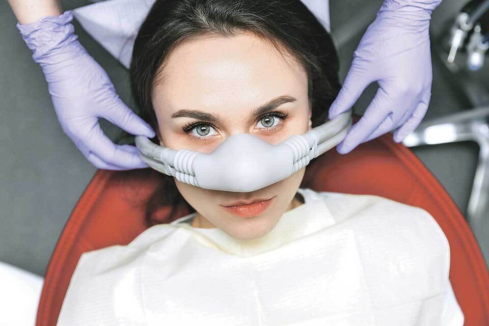    Наркологи бьют тревогу: среди обеспеченных людей начался настоящий бум на употребление наркозного газа. Shutterstock