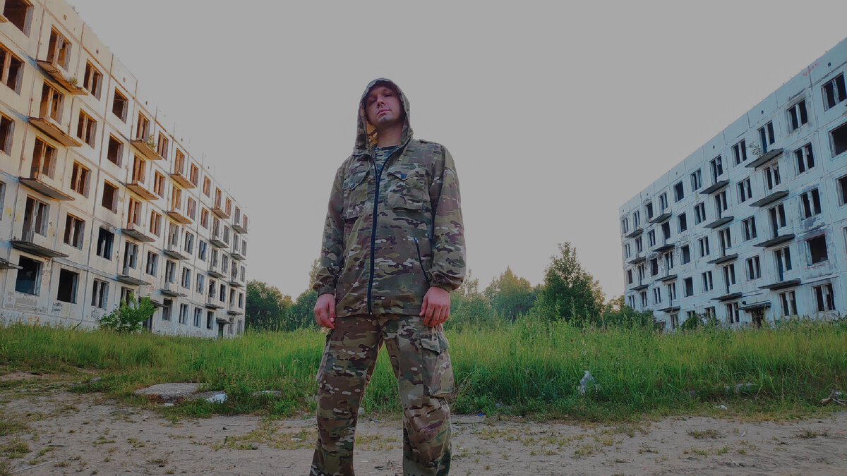 Дима в заброшенном городе-призраке Адуляр. Все фото мои.