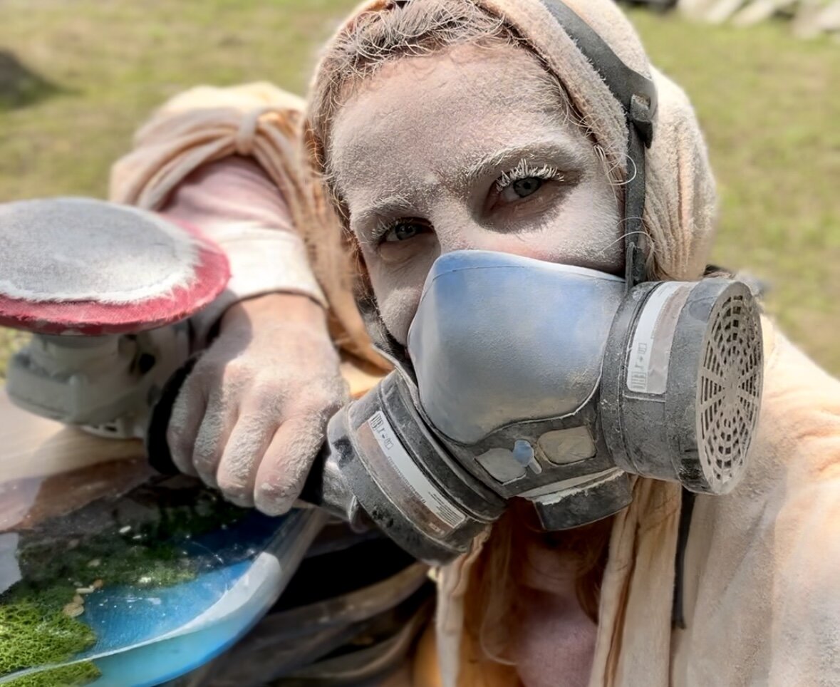 Шлифую турбинкой начерновую до сотки. Опасно, пыльно, но ооочень быстро.