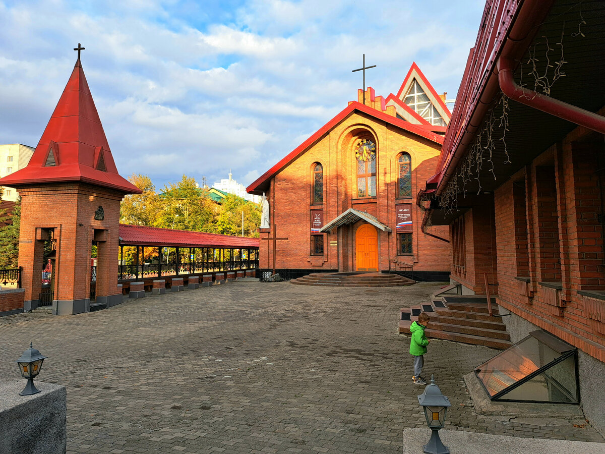 Католический храм сургут