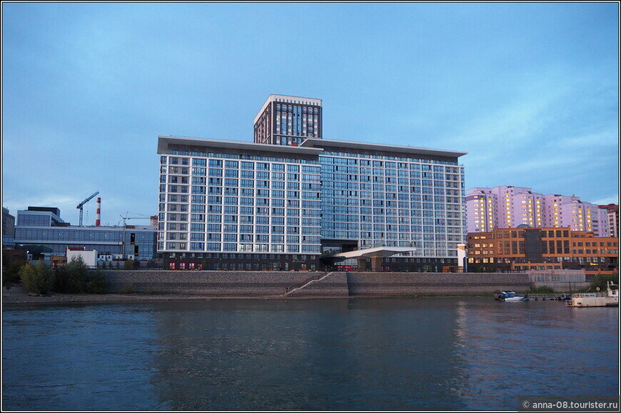 Октябрьский район Новосибирска. Апартаменты ApartRiver © Анна Кудрявцева