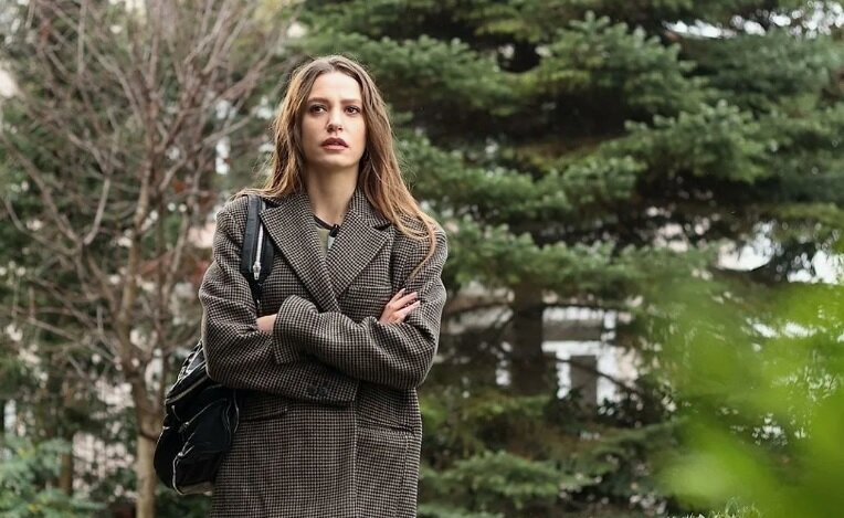 кадр из сериала «Семья»