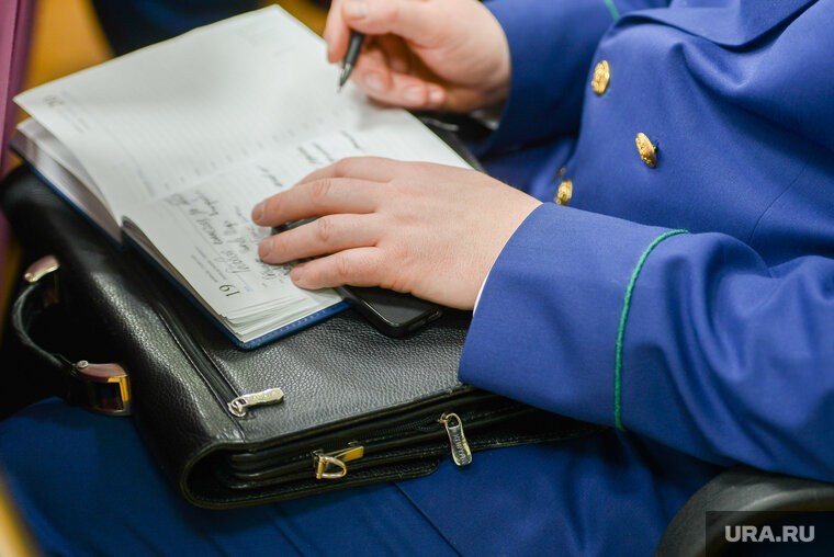    Прокуратура и полиция устанавливают обстоятельства произошедшего