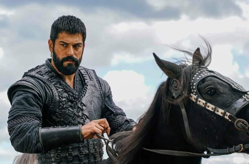 кадр из сериала «Основание: Осман»