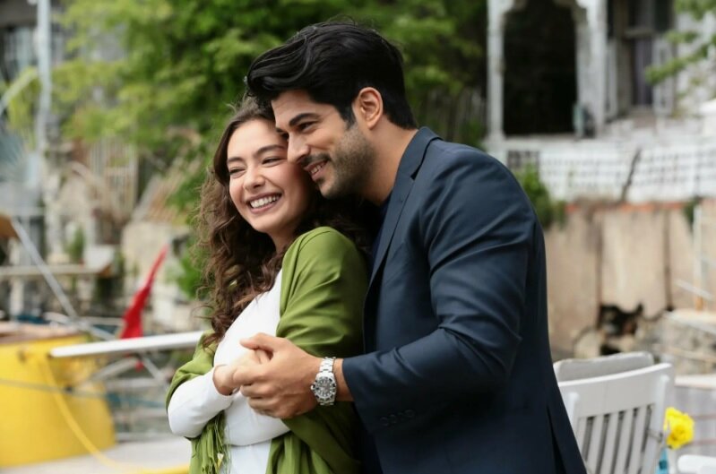 кадри з сериала "Черная любовь"