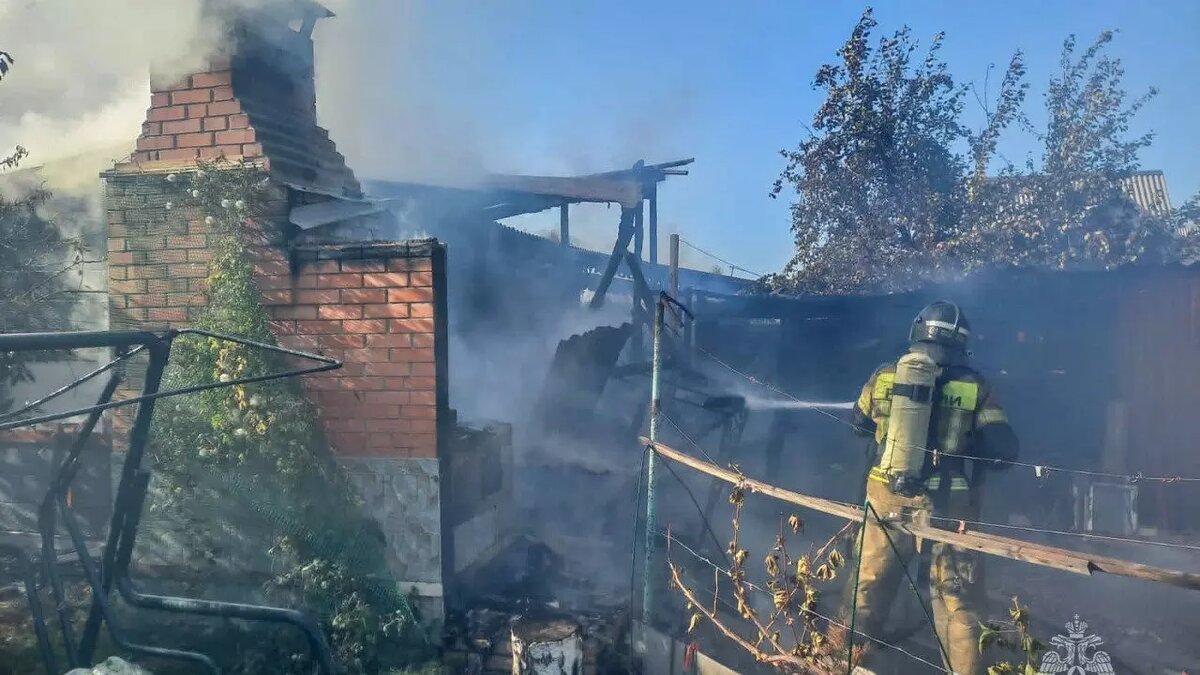    На ликвидацию возгорания потребовалось два часа.