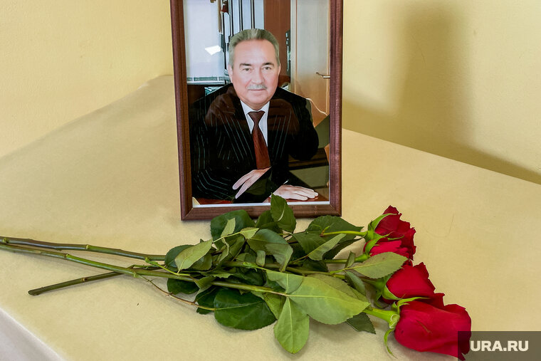    Выборы нового главы района потребовались после смерти главы Сибагатуллы Аминова, скончавшегося 24 сентября