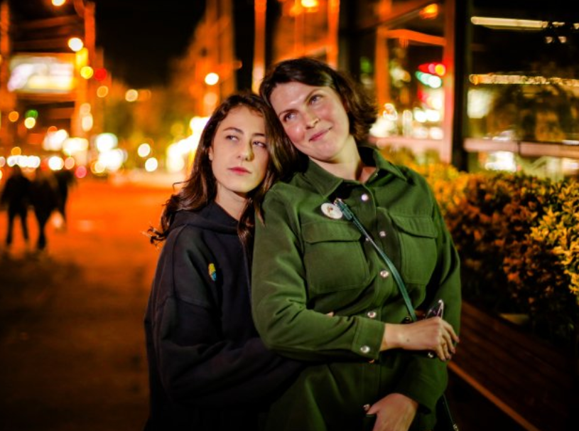 Анастасия (слева) и Евгения в столице Армении Ереване © André Hirtz / FUNKE Foto Services