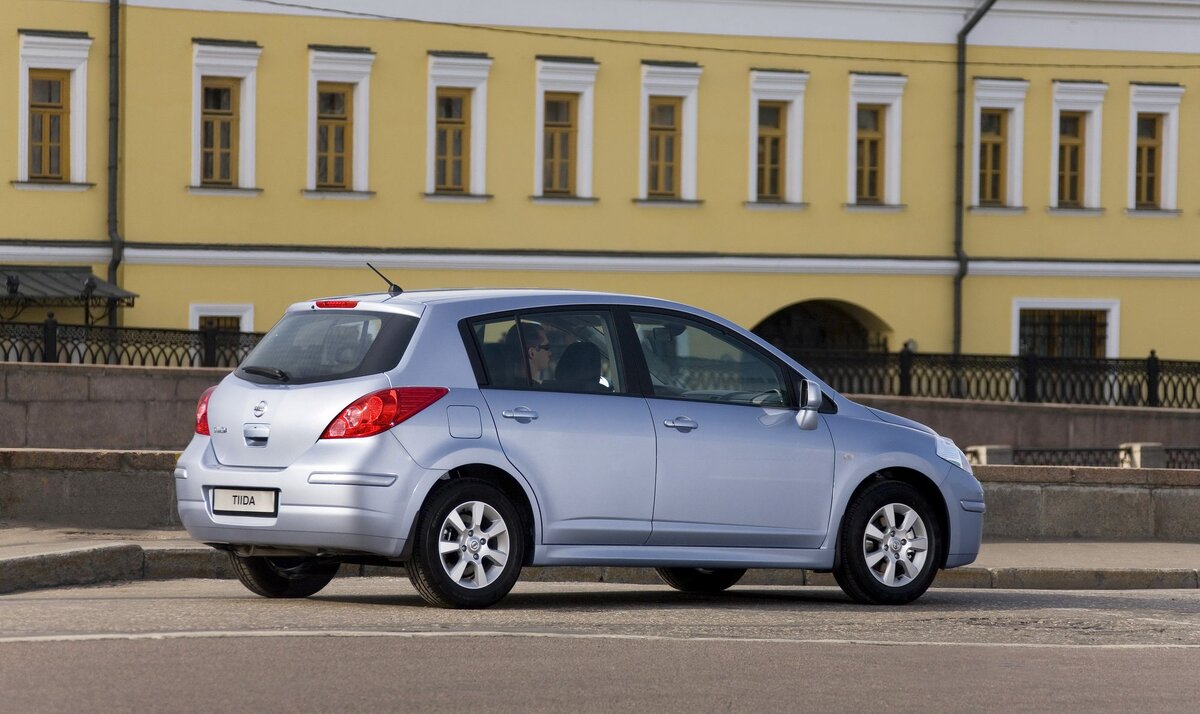 Nissan Tiida 2011 С…СЌС‚С‡Р±РµРє