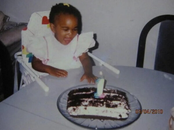    Дамарис Льюис в детстве