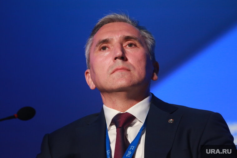    Моор не стал распускать своих действующих советников после выборов