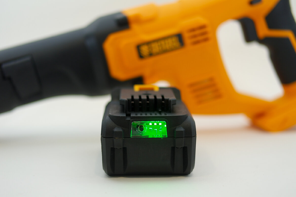 Denzel BRC-115-0 – сабельная пила, основное предназначение которой заключается в распиле древесины, труб ПВХ, различных строительных материалов и металлов.-7-2