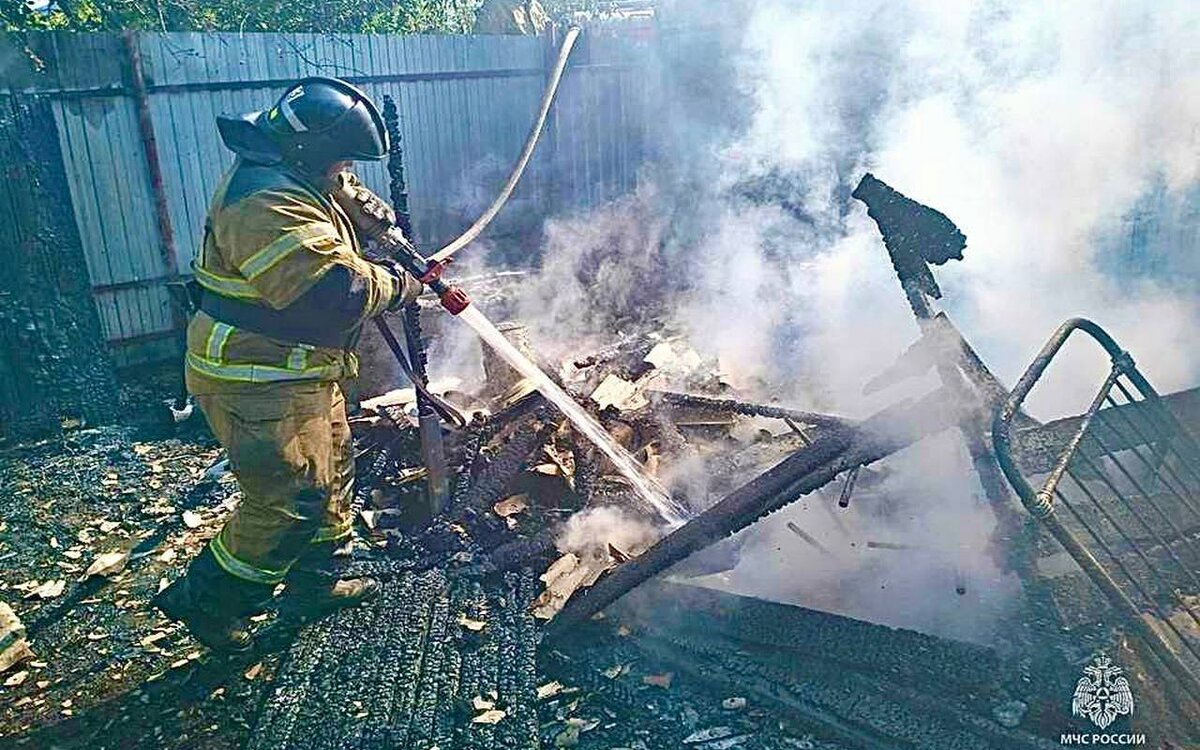    В Железногорске возбуждено уголовное дело из-за гибели женщины и двоих детей при пожаре