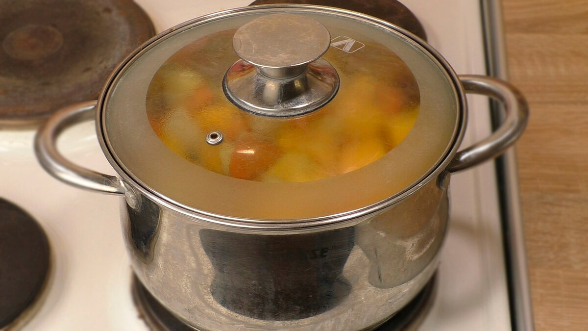 Всем привет. Сегодня буду готовить суп пюре из тыквы. Получается вкусный, нежный и полезный тыквенный суп.-7