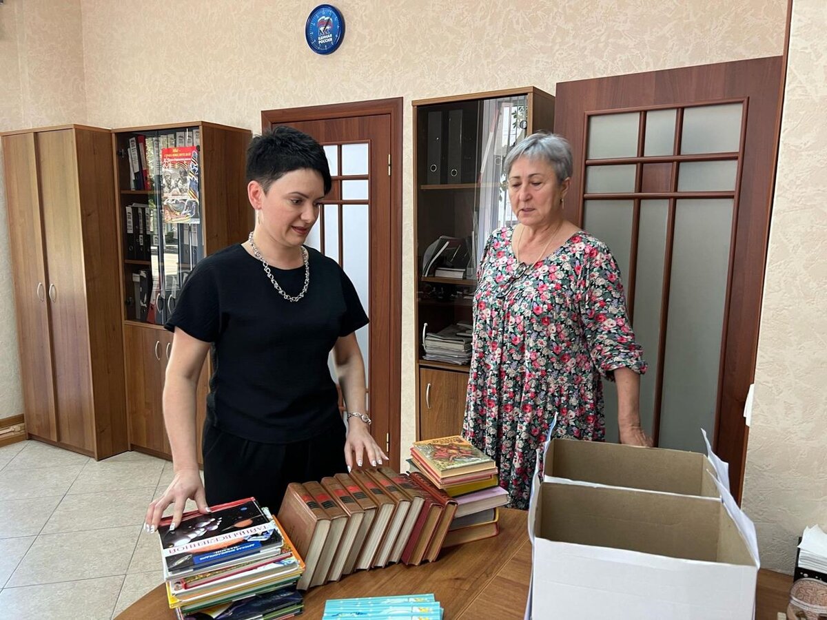  Регион-шеф Республика Адыгея собирает книги для передачи в Геническ - Таврия ТВ - Херсон