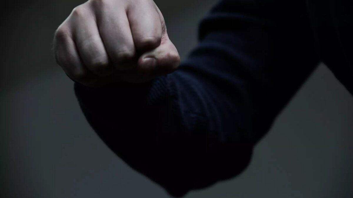     В соцсетях появились подробности нападения на курьера в одном из городских алкомаркетов.