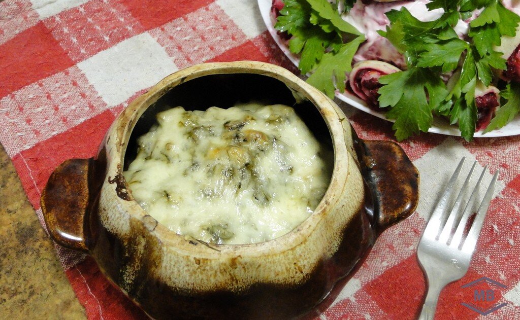 Тонкое и насыщенное сочетание вкусов мяса и грибов в блюде дарит гастрономический восторг!