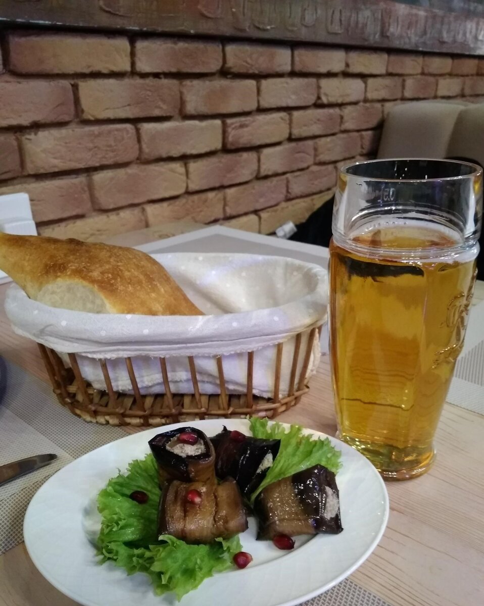 Баклажаны с ореховой начинкой. Пальчики оближешь.