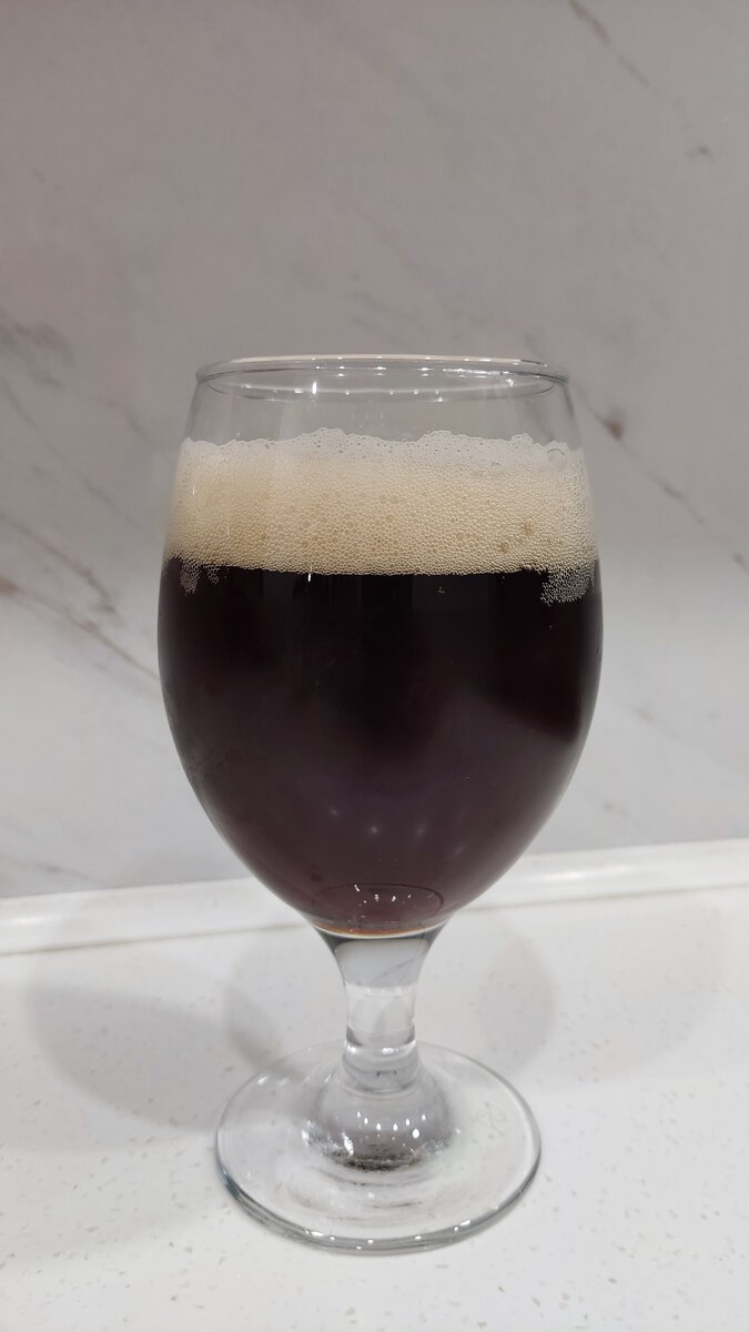 Почему-то мне очень нравится такая форма бокала. 