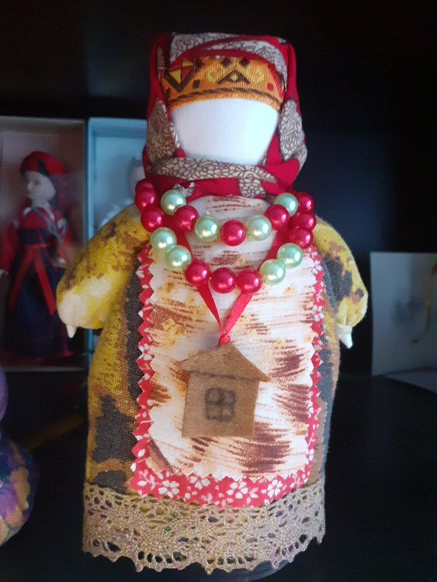 В Дрибине показали традиционные белорусские обереги из ниток и ткани