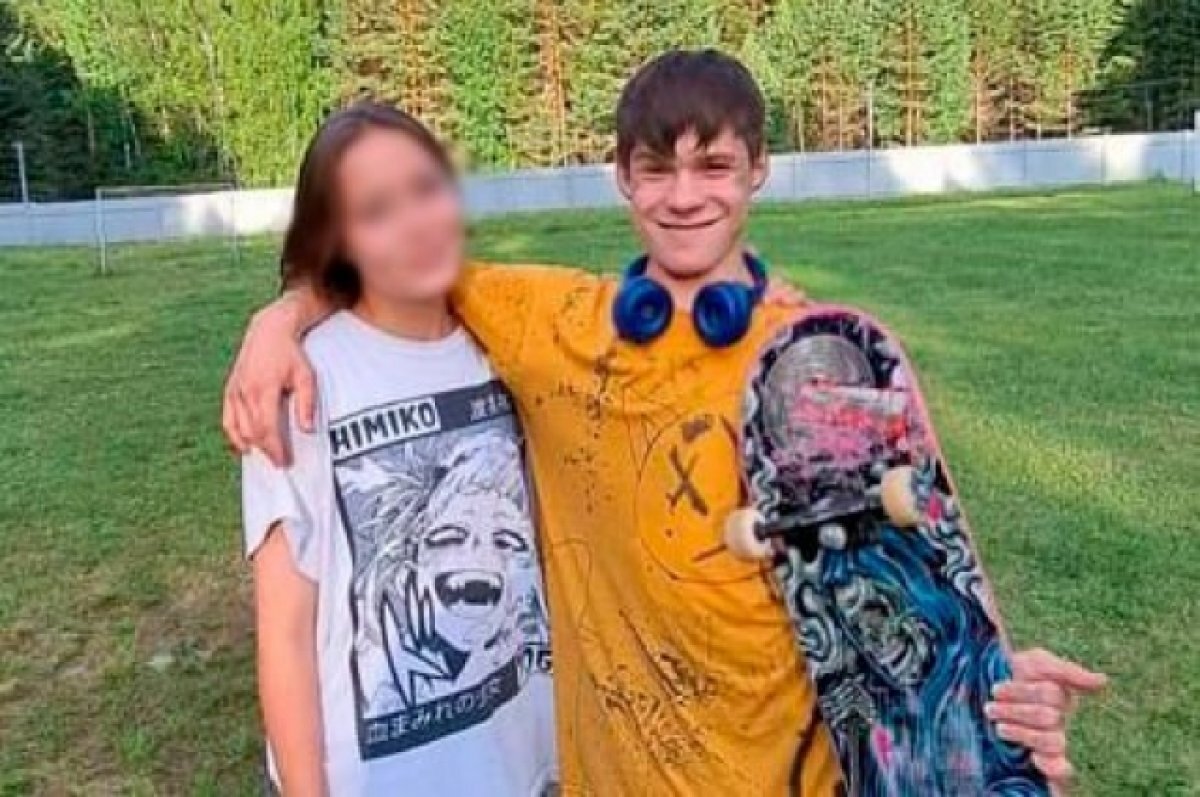    17-летний мальчик с татуировками на левой руке пропал без вести в Иркутске