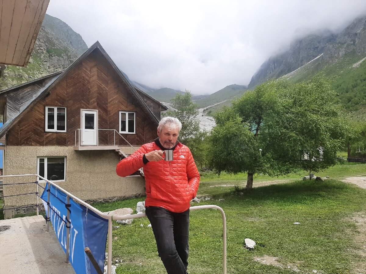 Кавказ. Альпинистский лагерь "Безенги".