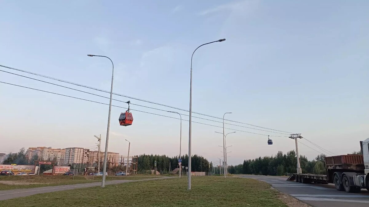     Работу канатной дороги Нижний Новгород — Бор приостановили со 2 октября. Своими эмоциями от первого дня без переправы жители поделились в социальных сетях.