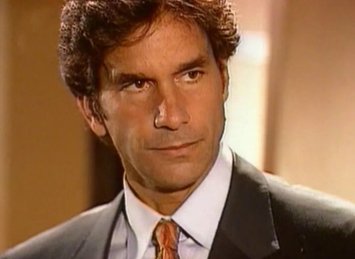 Виктор Фазано в роли Тавиньо. Фото: кадр сериала "Клон"