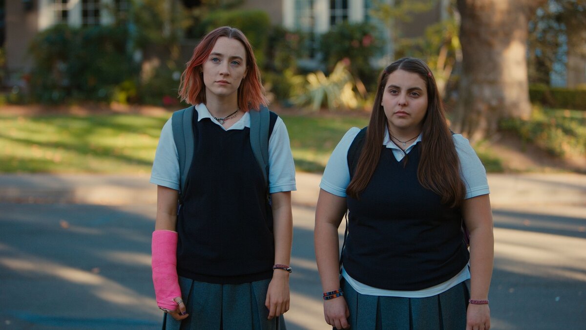 Леди берд трейлер. Леди бёрд, 2017 Lady Bird. Гретта Гервиг леди Берд. Леди Берд выпускной. Леди Берд 2018 Постер.