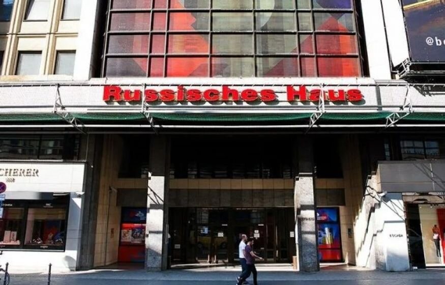    Показывали фильмы про украинских нацистов: «Русский дом» перестали преследовать за обход санкций