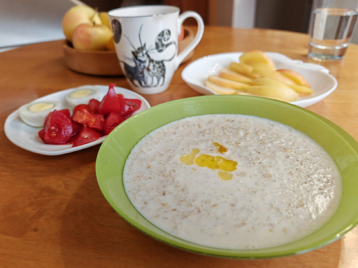 Сытный завтрак поможет исключить переедание в течение дня